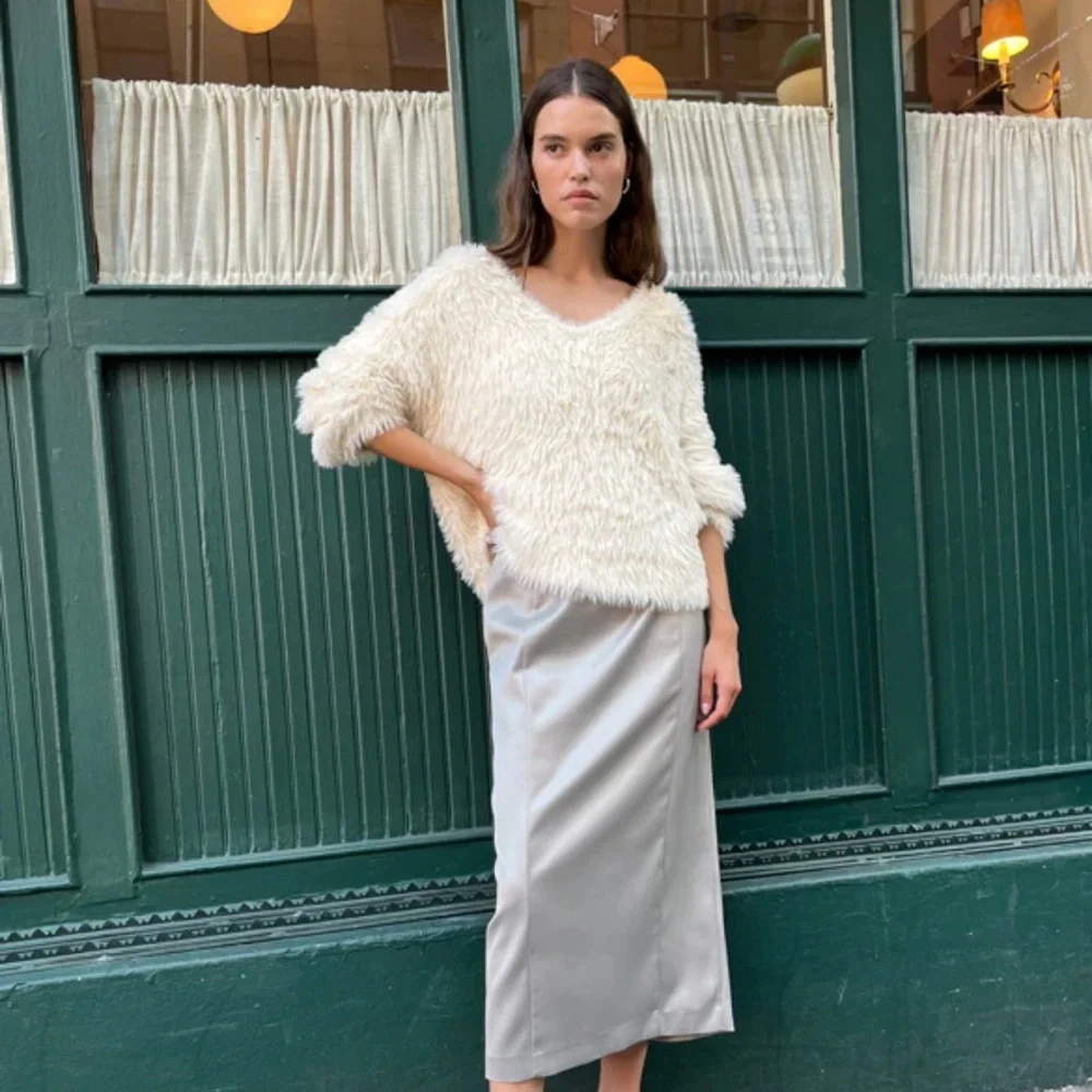 Oak + Fort Fuzzy V-Neck Sweater - Picture 2 of 3